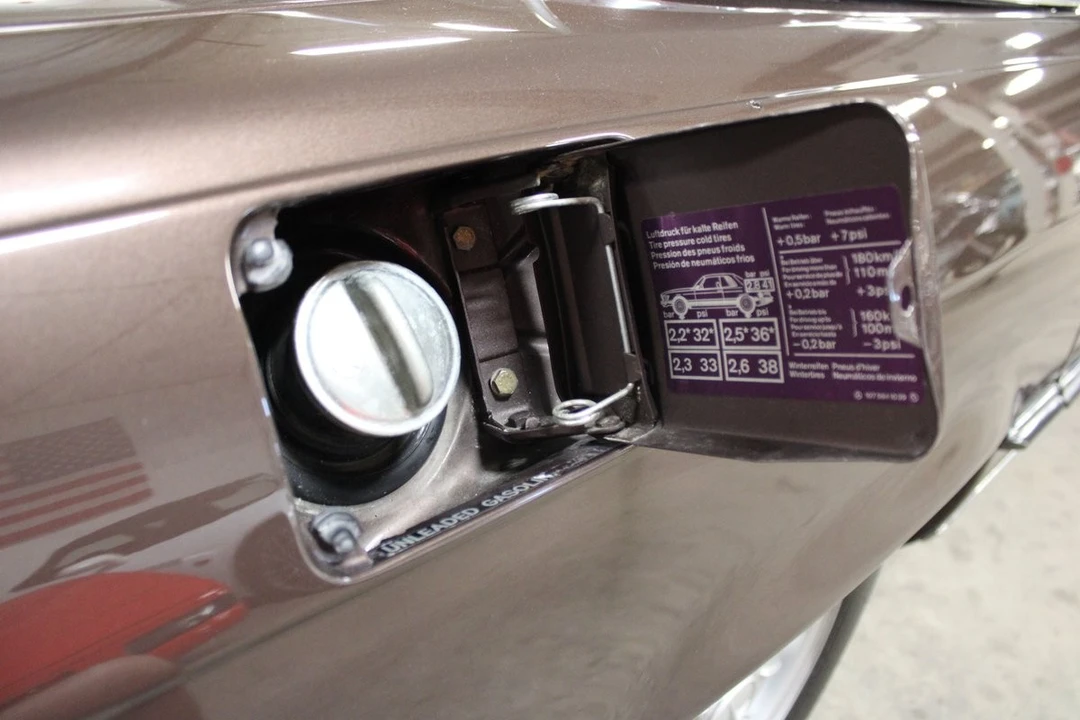 1983 Mercedes-Benz R107 SL-Class - Image 15 of 31