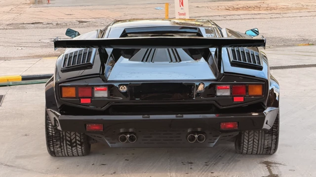 1983 Lamborghini Countach LP500 S - Image 9 of 30