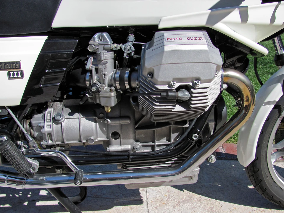 1983 Moto Guzzi Le Mans - Image 4 of 5