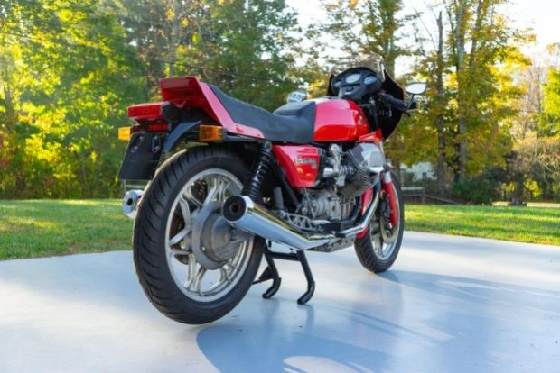 1983 Moto Guzzi Le Mans - Image 2 of 6
