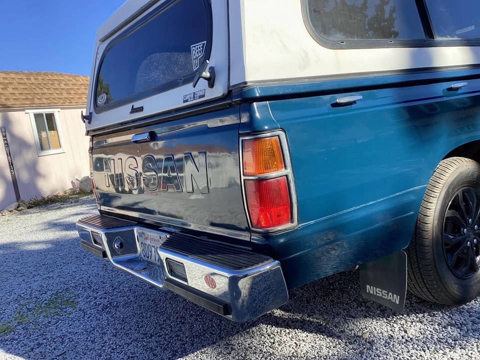 1983 Nissan - Image 24 of 31