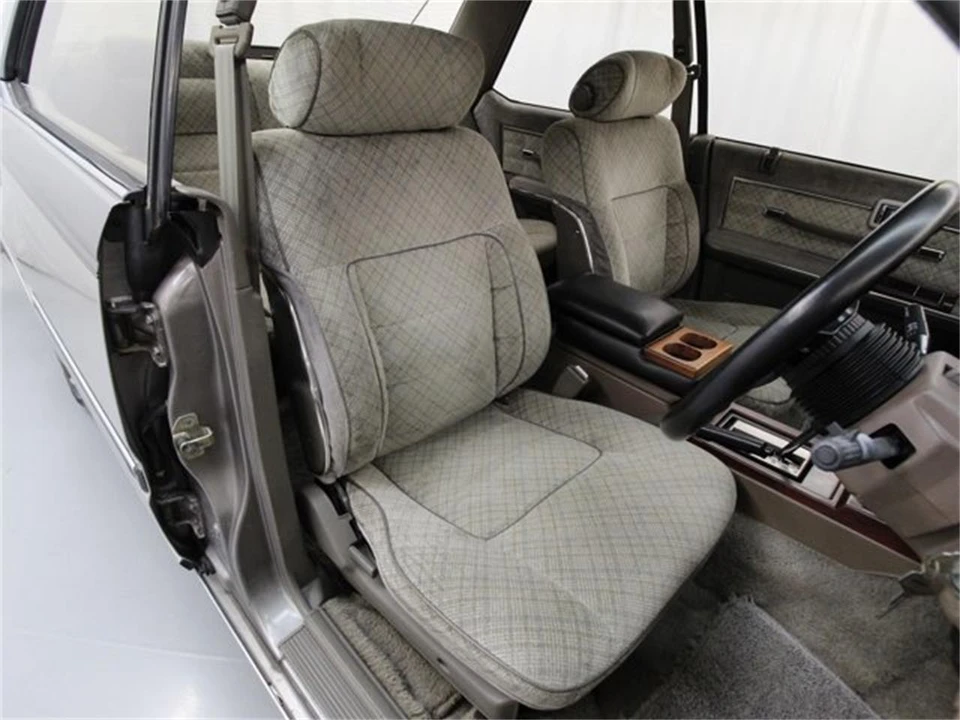 1983 Nissan Gloria 6th Gen - Image 16 of 31