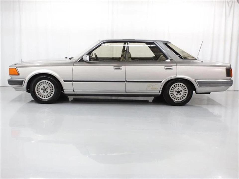 1983 Nissan Gloria 6th Gen - Image 4 of 31