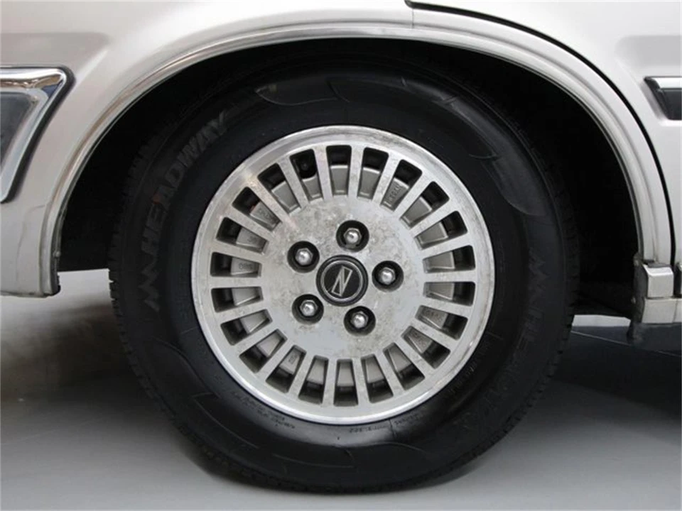 1983 Nissan Gloria 6th Gen - Image 29 of 31