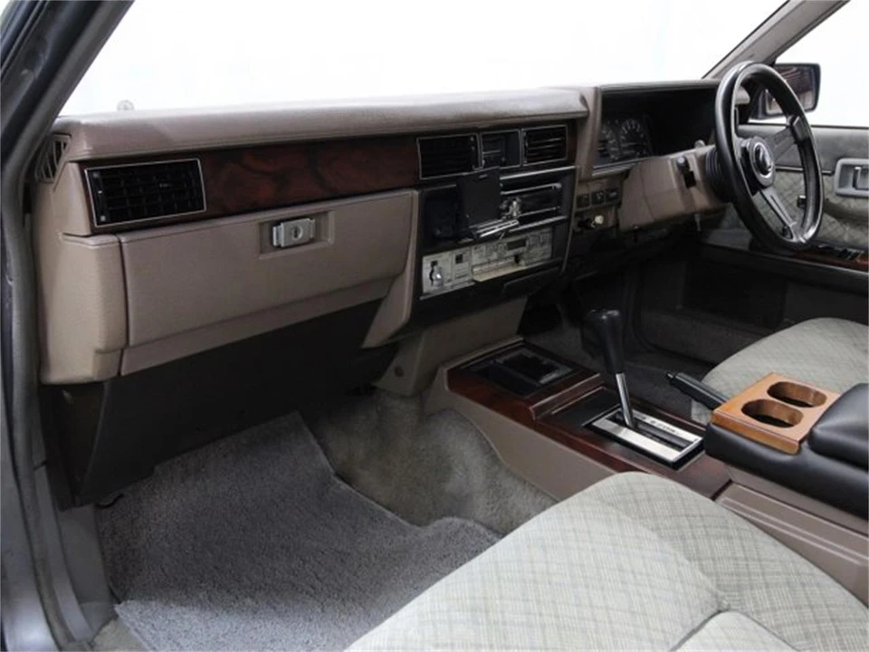 1983 Nissan Gloria 6th Gen - Image 15 of 31