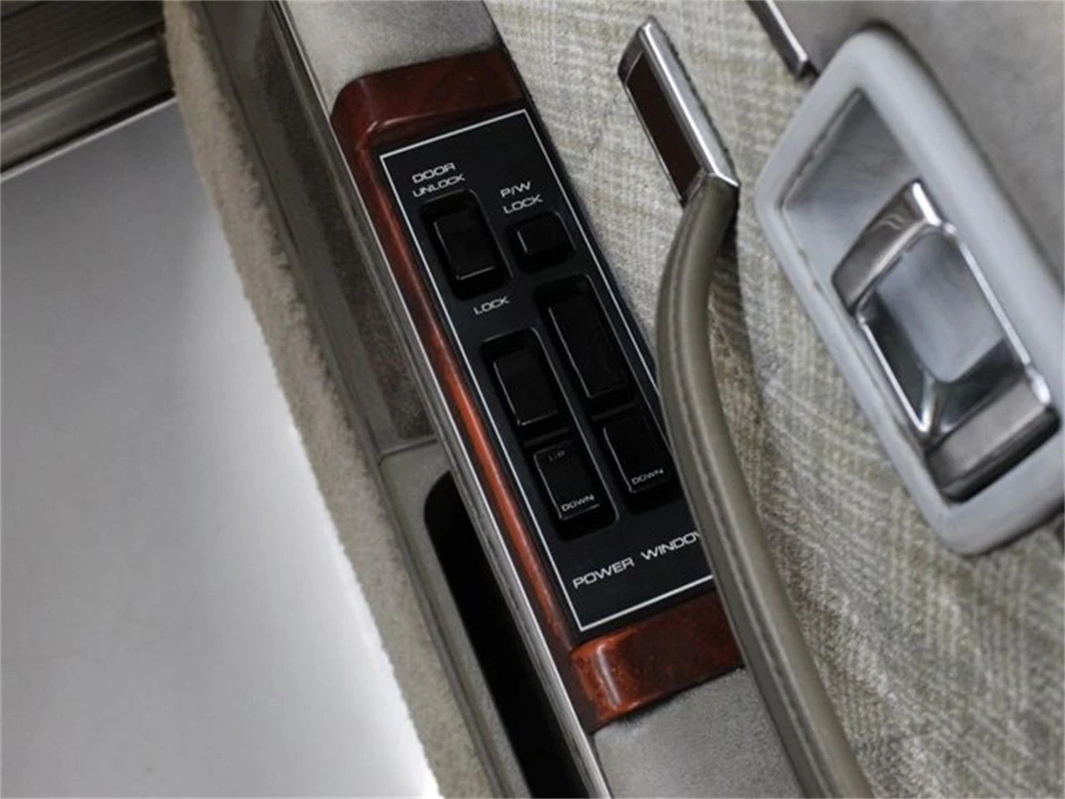 1983 Nissan Gloria 6th Gen - Image 23 of 31