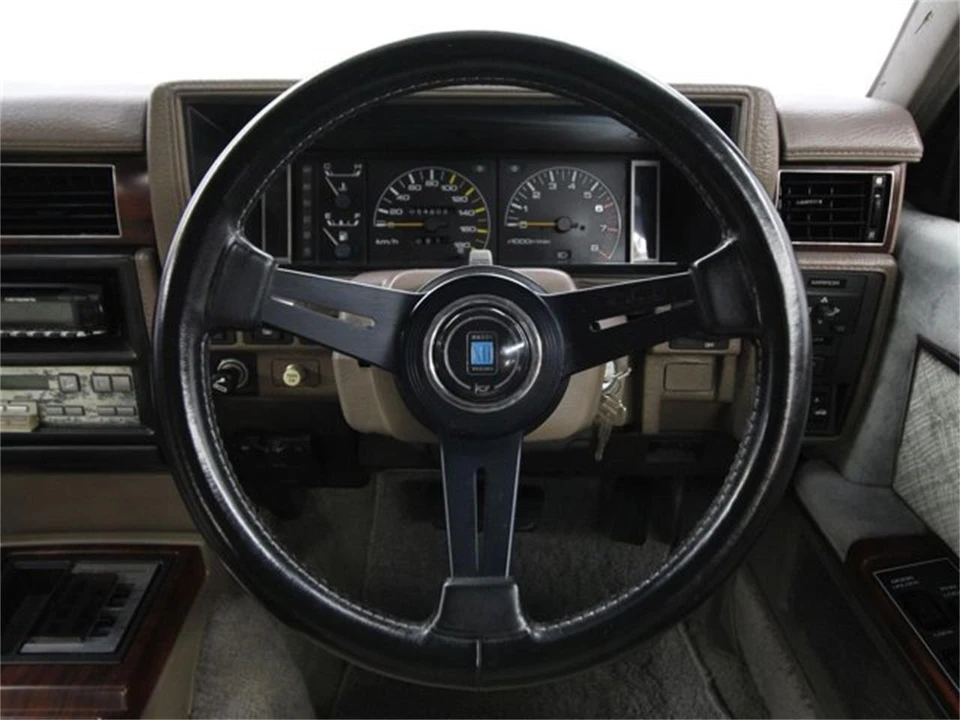 1983 Nissan Gloria 6th Gen - Image 10 of 31