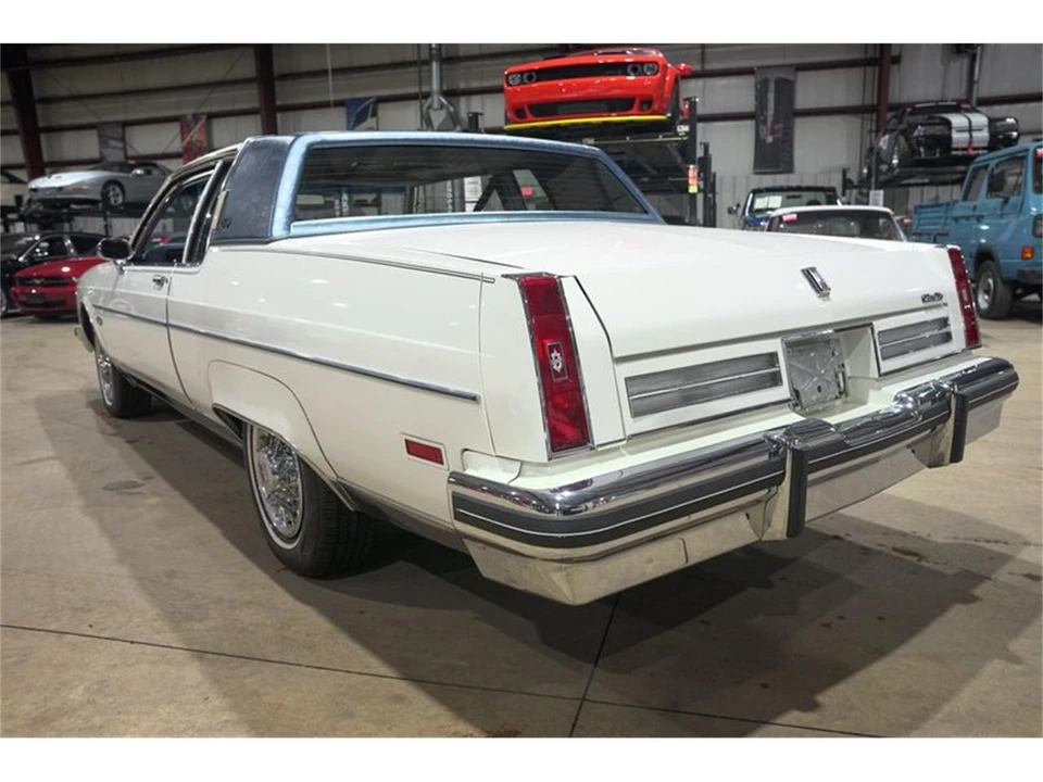 1983 Oldsmobile 98 - Image 6 of 31