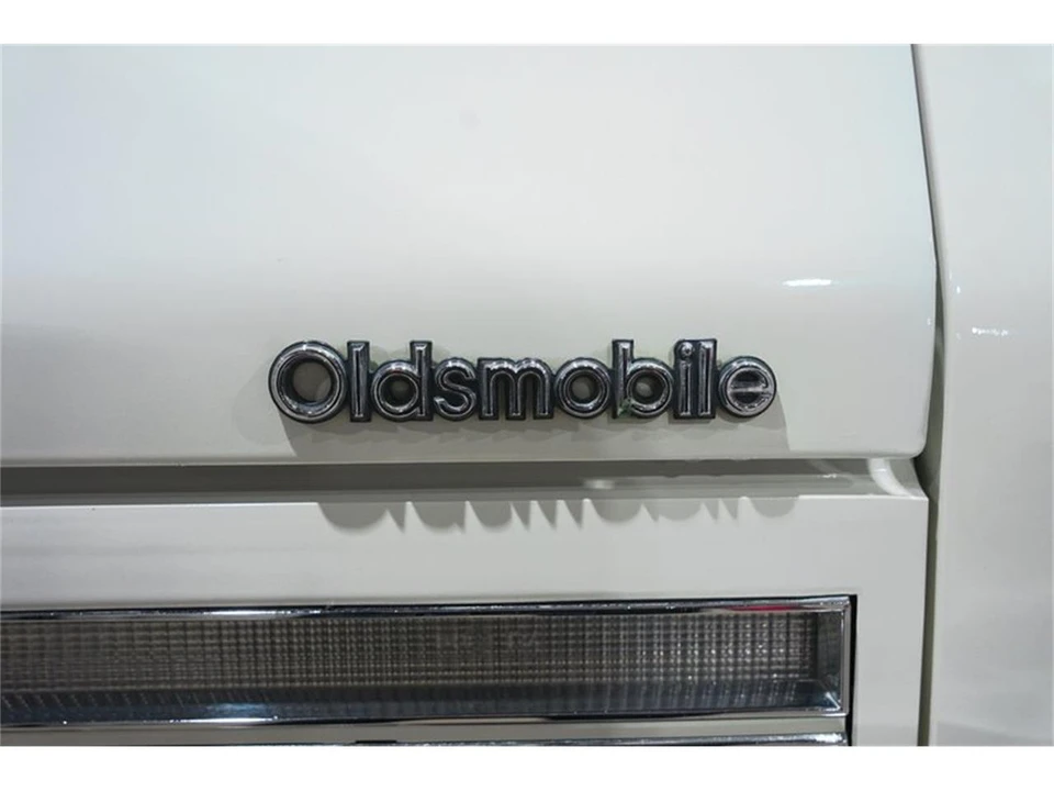 1983 Oldsmobile 98 - Image 26 of 31