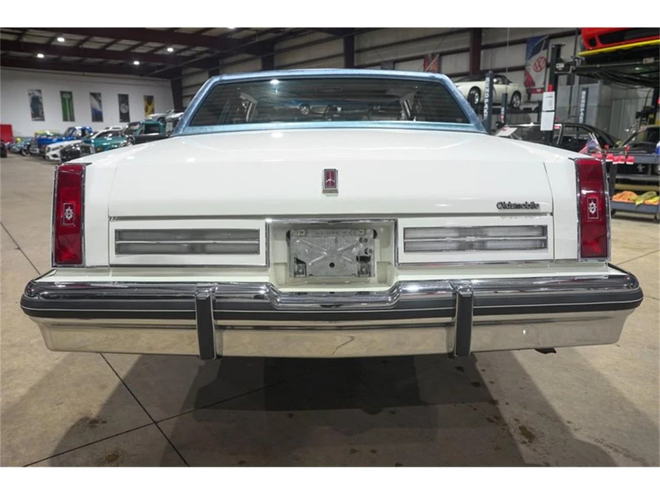 1983 Oldsmobile 98 - Image 7 of 31
