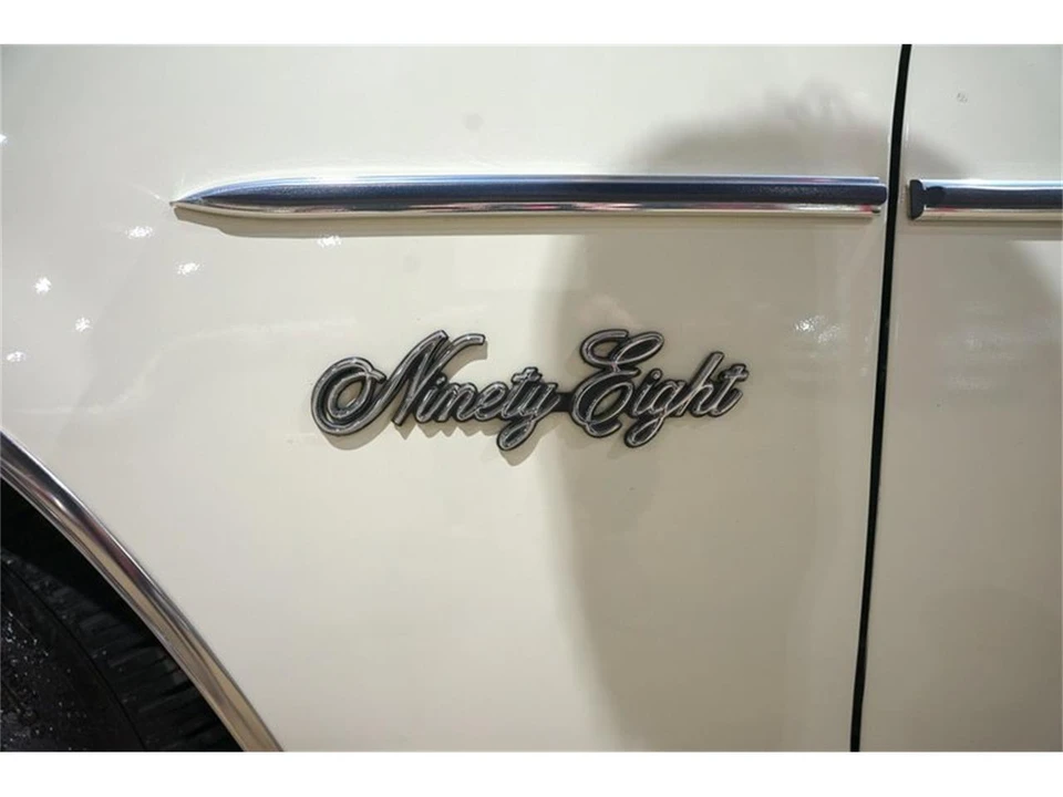 1983 Oldsmobile 98 - Image 23 of 31