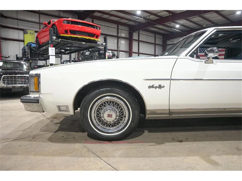1983 Oldsmobile 98 - Image 3 of 31