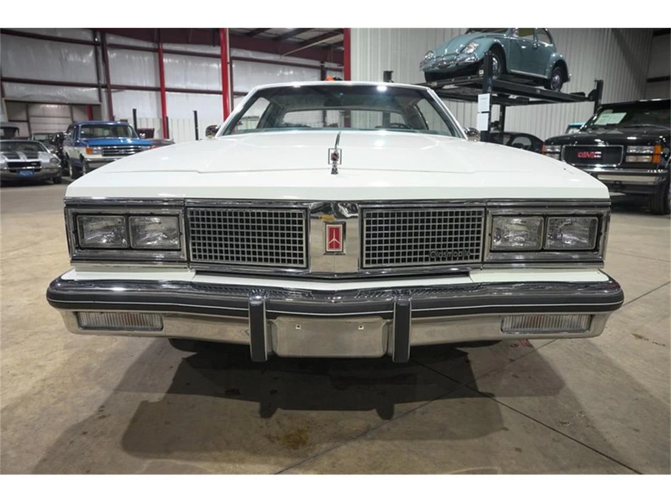 1983 Oldsmobile 98 - Image 13 of 31
