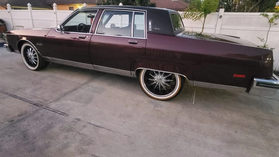1983 Oldsmobile 98 - Image 2 of 10