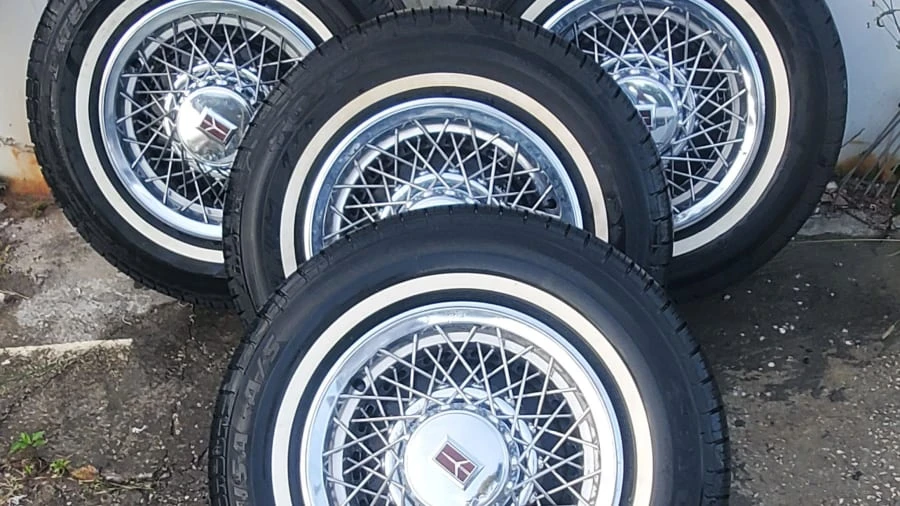 1983 Oldsmobile 98 - Image 9 of 10