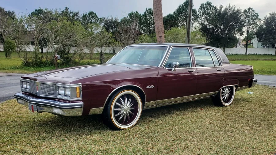1983 Oldsmobile 98 - Image 10 of 10