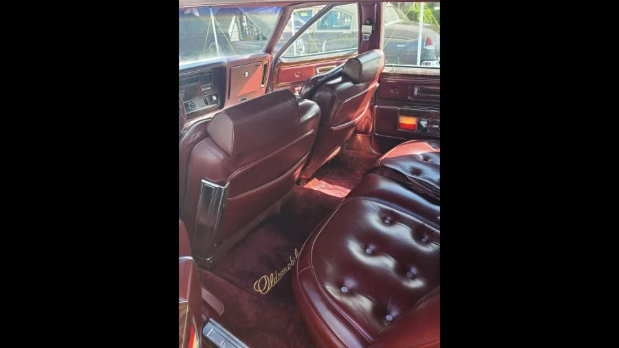 1983 Oldsmobile 98 - Image 4 of 10