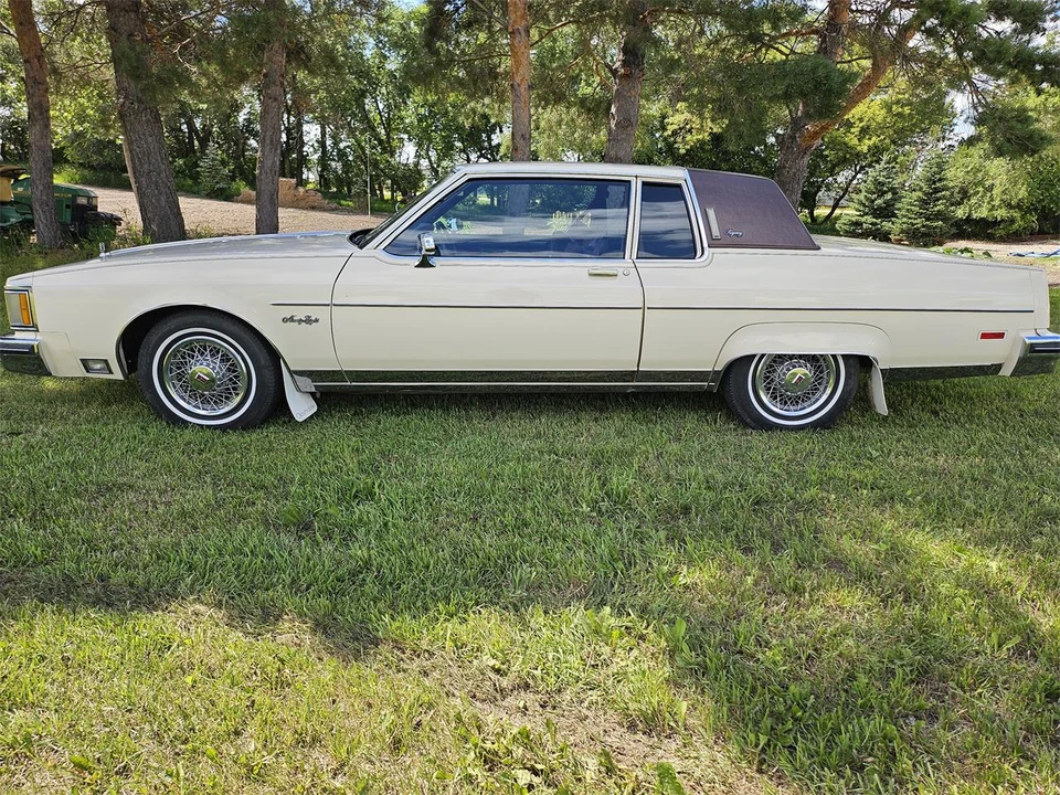 1983 Oldsmobile 98 - Image 2 of 22