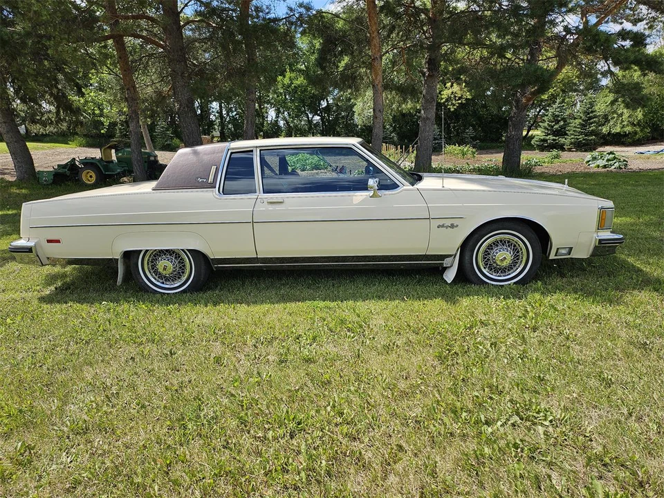 1983 Oldsmobile 98 - Image 7 of 22