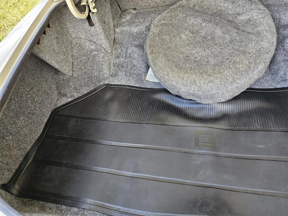 1983 Oldsmobile 98 - Image 10 of 22