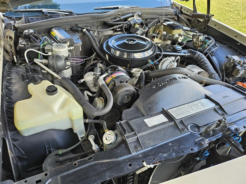 1983 Oldsmobile 98 - Image 22 of 22