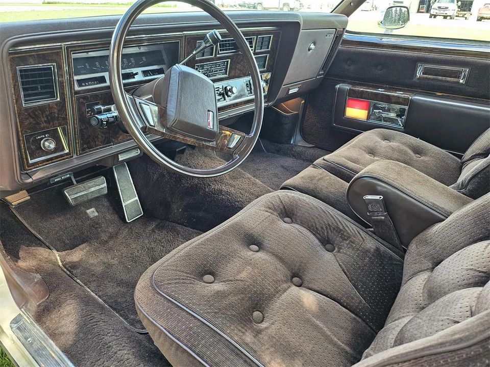 1983 Oldsmobile 98 - Image 15 of 22