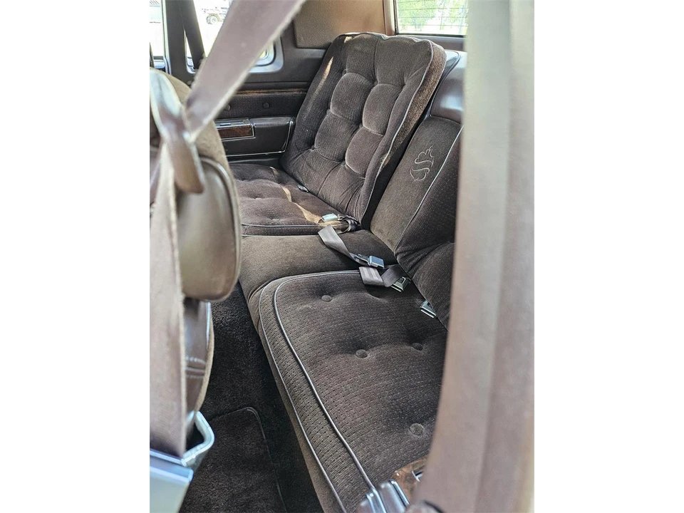 1983 Oldsmobile 98 - Image 17 of 22