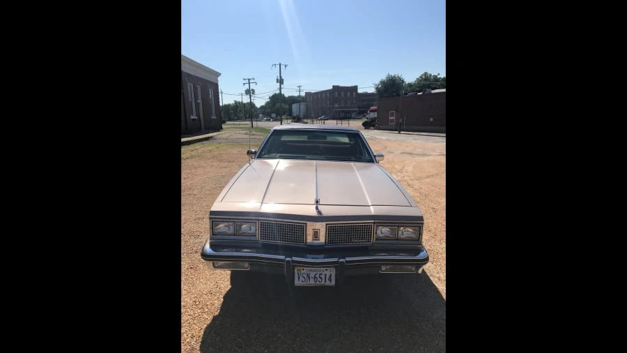 1983 Oldsmobile 98 - Image 10 of 15