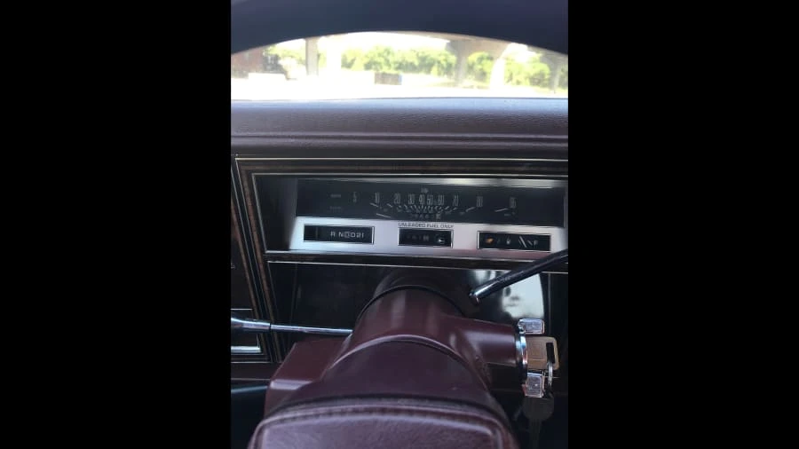 1983 Oldsmobile 98 - Image 5 of 15