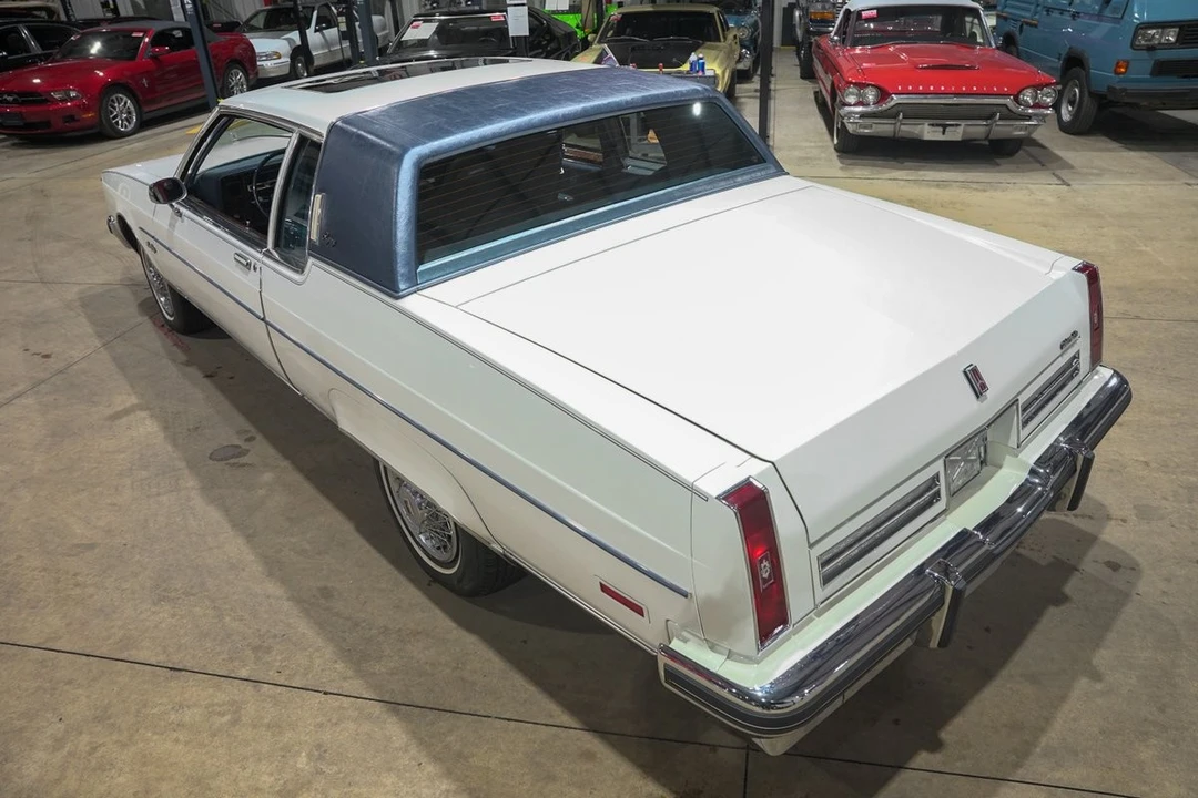 1983 Oldsmobile 98 - Image 16 of 21