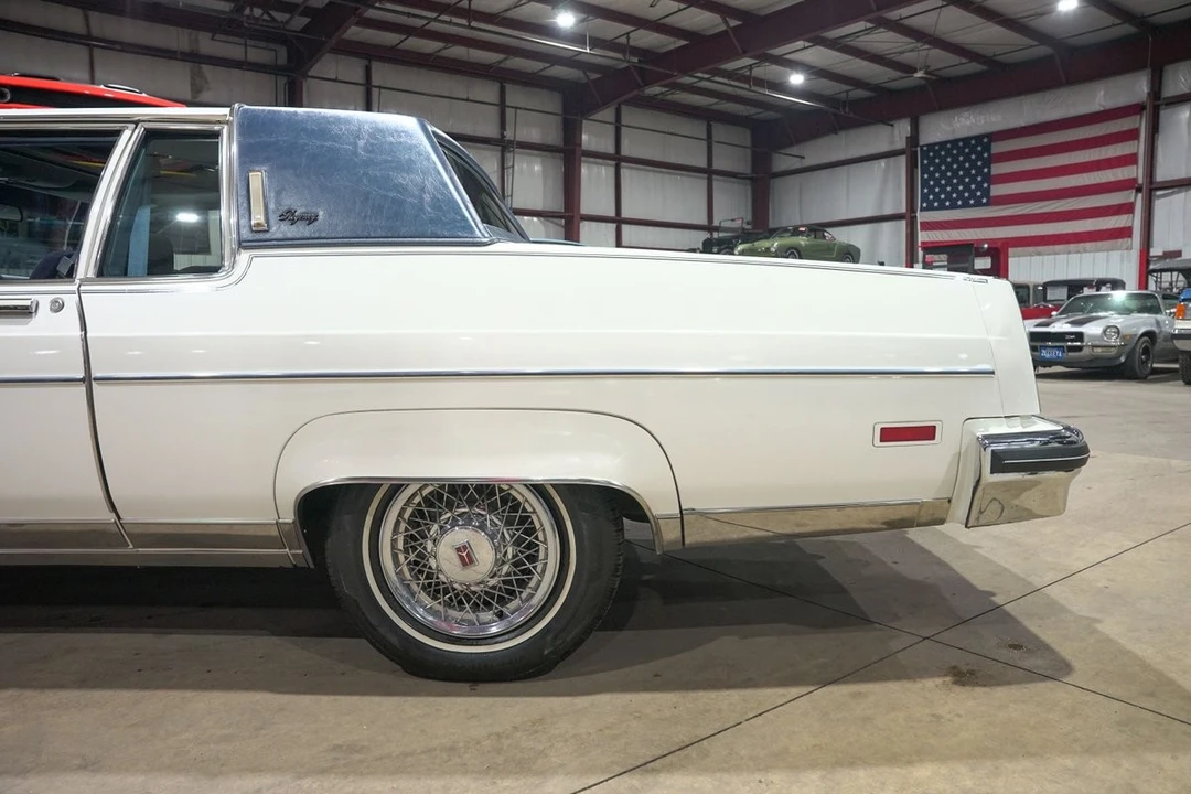1983 Oldsmobile 98 - Image 5 of 21