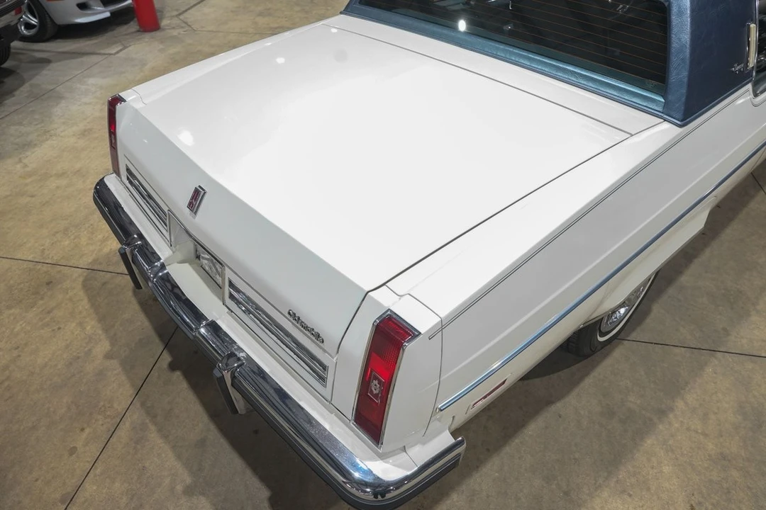 1983 Oldsmobile 98 - Image 20 of 21