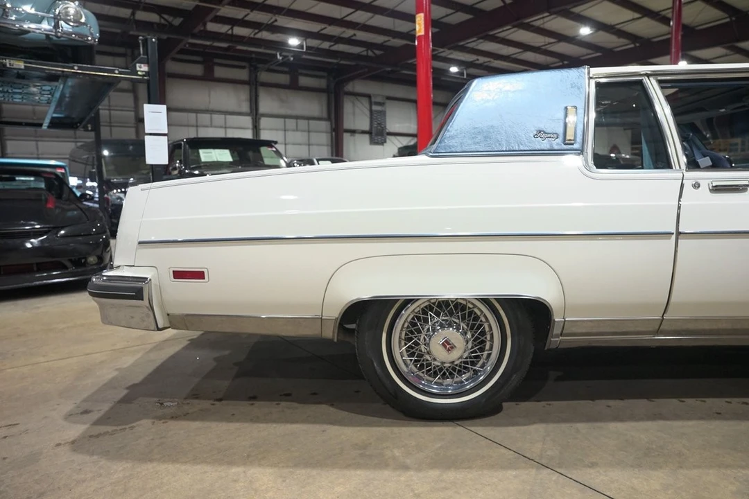 1983 Oldsmobile 98 - Image 9 of 21