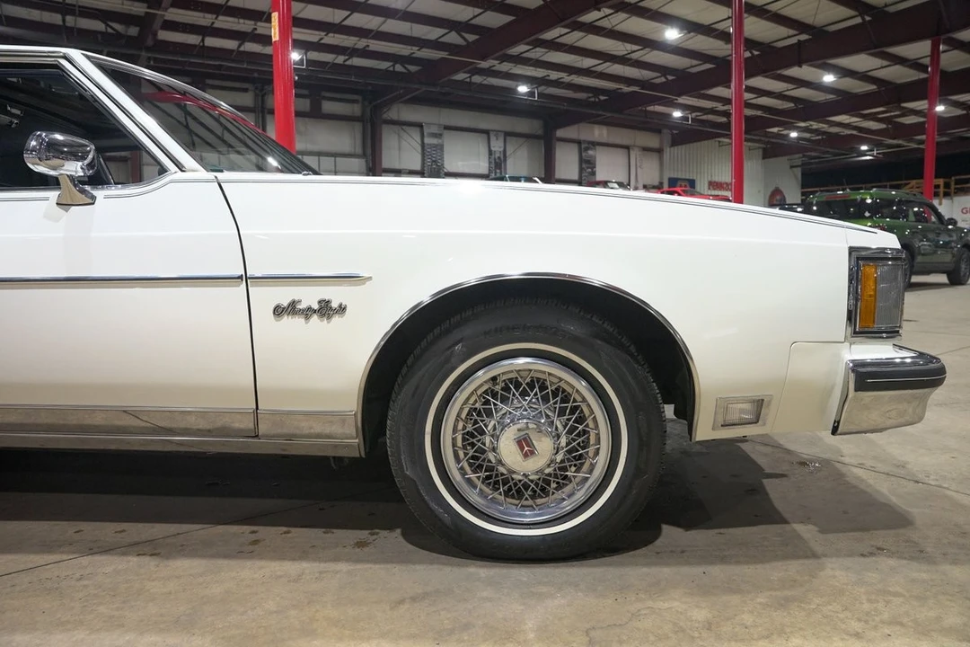 1983 Oldsmobile 98 - Image 11 of 21