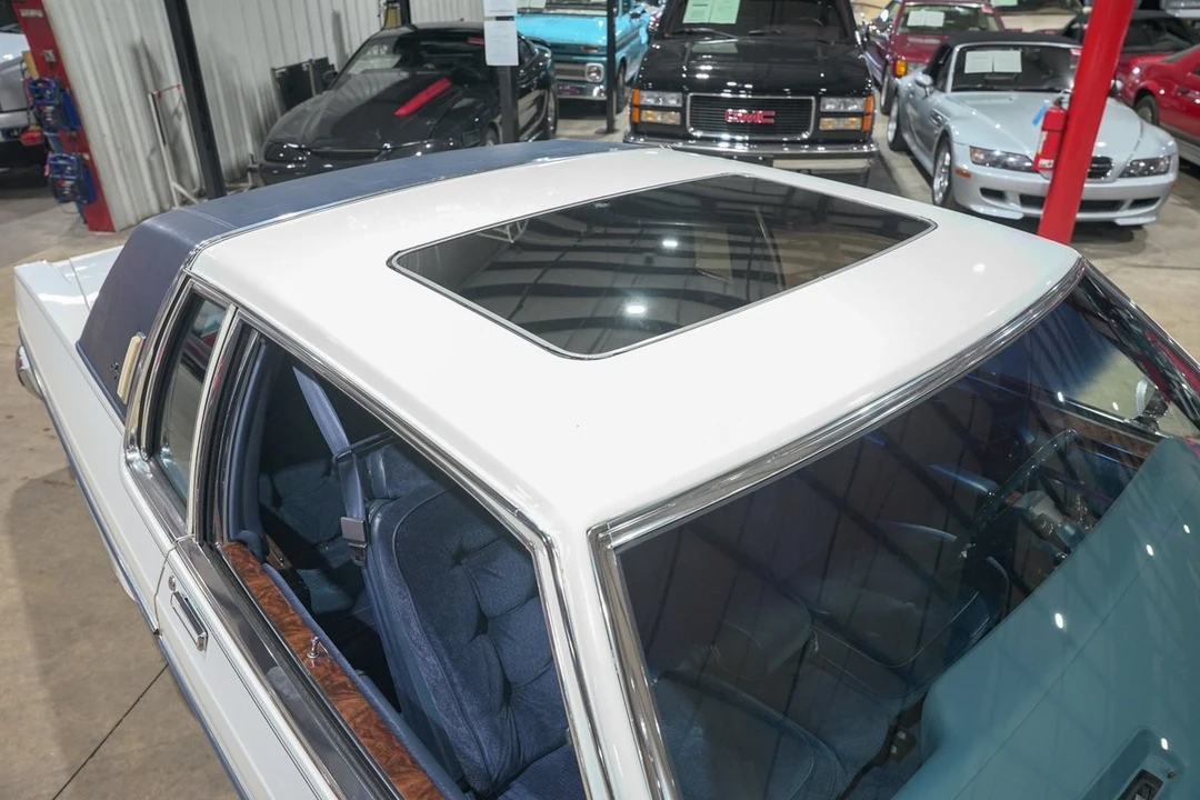 1983 Oldsmobile 98 - Image 19 of 21