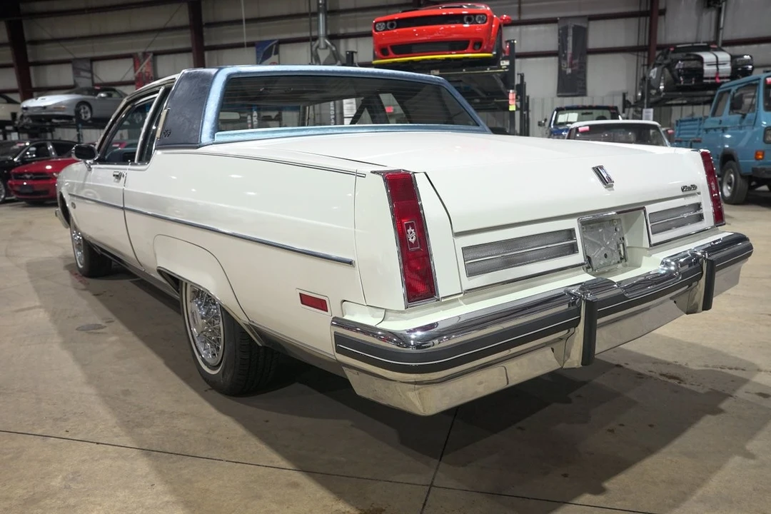 1983 Oldsmobile 98 - Image 6 of 21