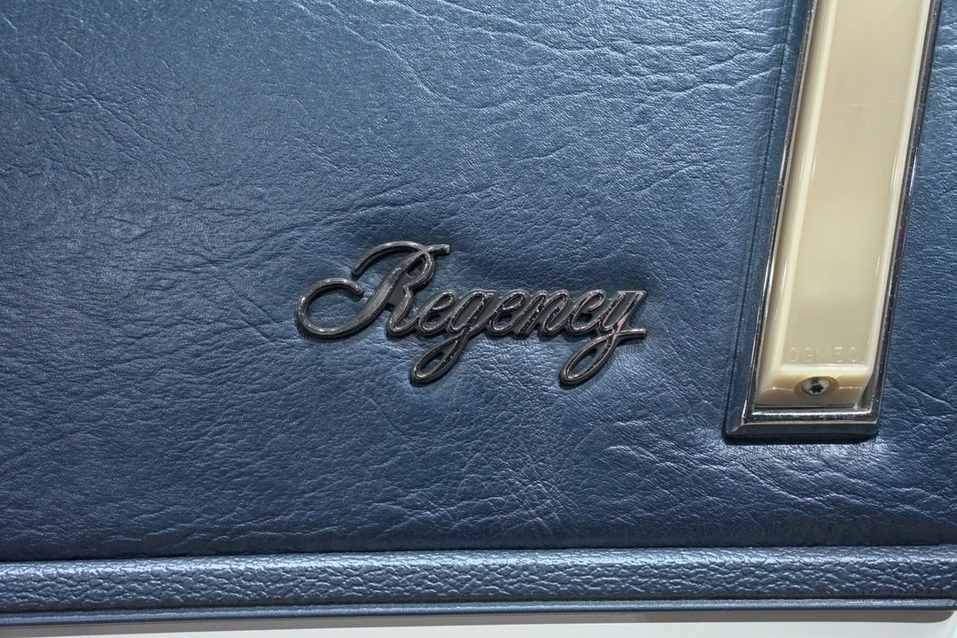 1983 Oldsmobile 98 - Image 27 of 31