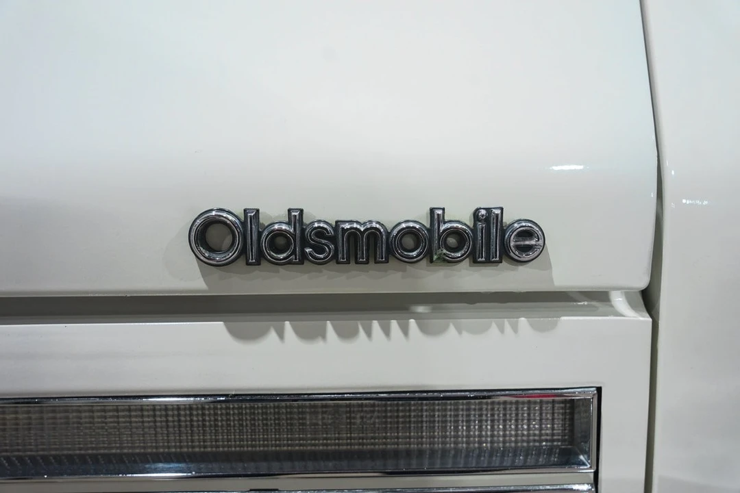 1983 Oldsmobile 98 - Image 26 of 31