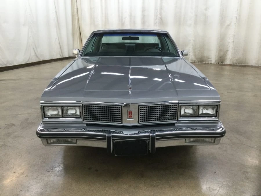 1983 Oldsmobile 98 - Image 4 of 19