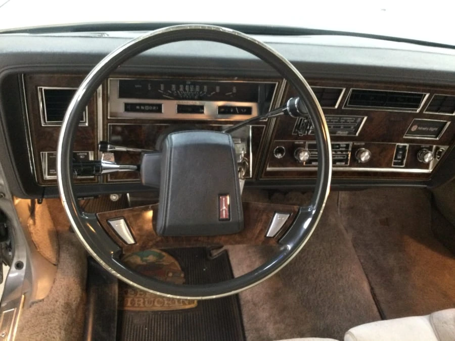 1983 Oldsmobile 98 - Image 10 of 19