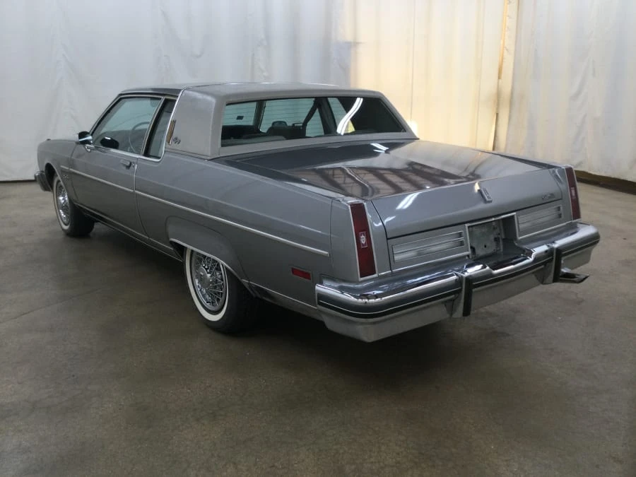 1983 Oldsmobile 98 - Image 8 of 19