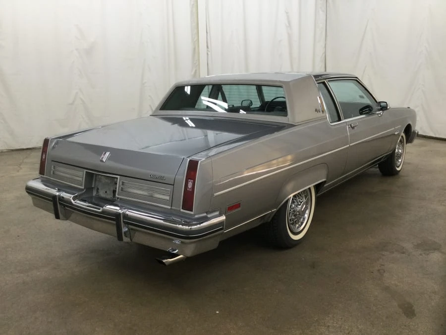 1983 Oldsmobile 98 - Image 3 of 19