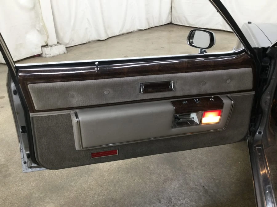 1983 Oldsmobile 98 - Image 15 of 19