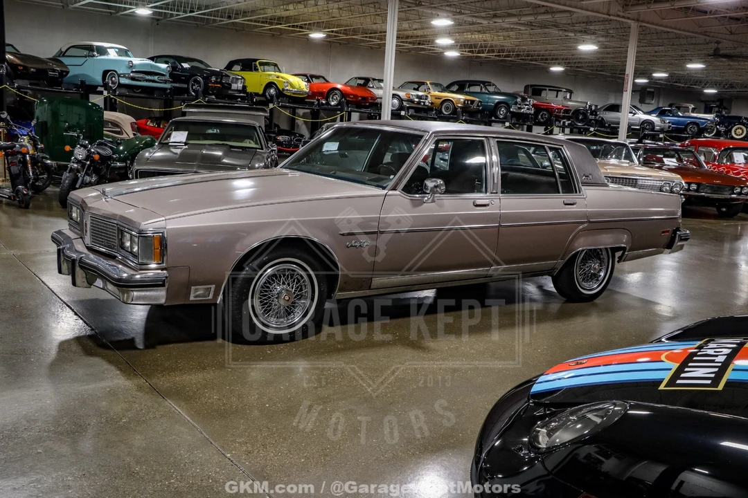1983 Oldsmobile 98 - Image 5 of 12
