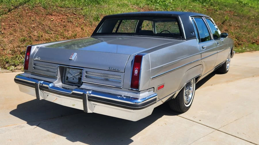 1983 Oldsmobile 98 - Image 3 of 20