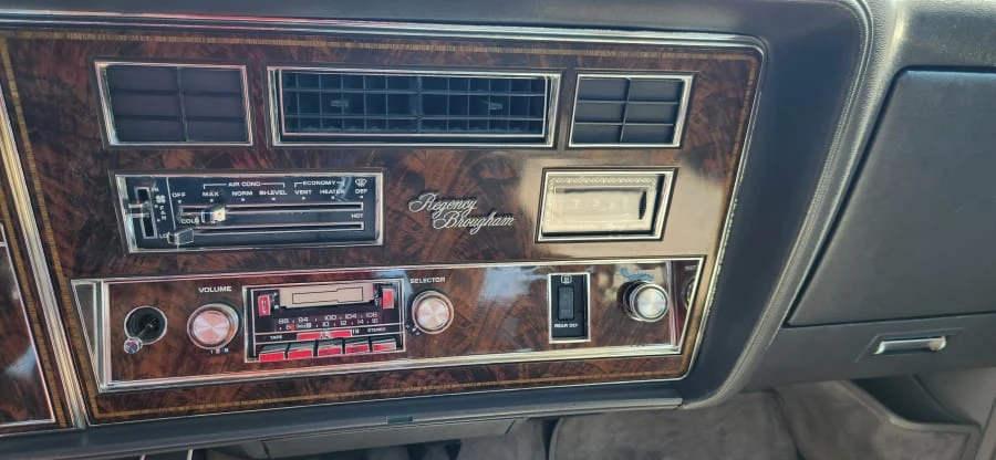 1983 Oldsmobile 98 - Image 13 of 20
