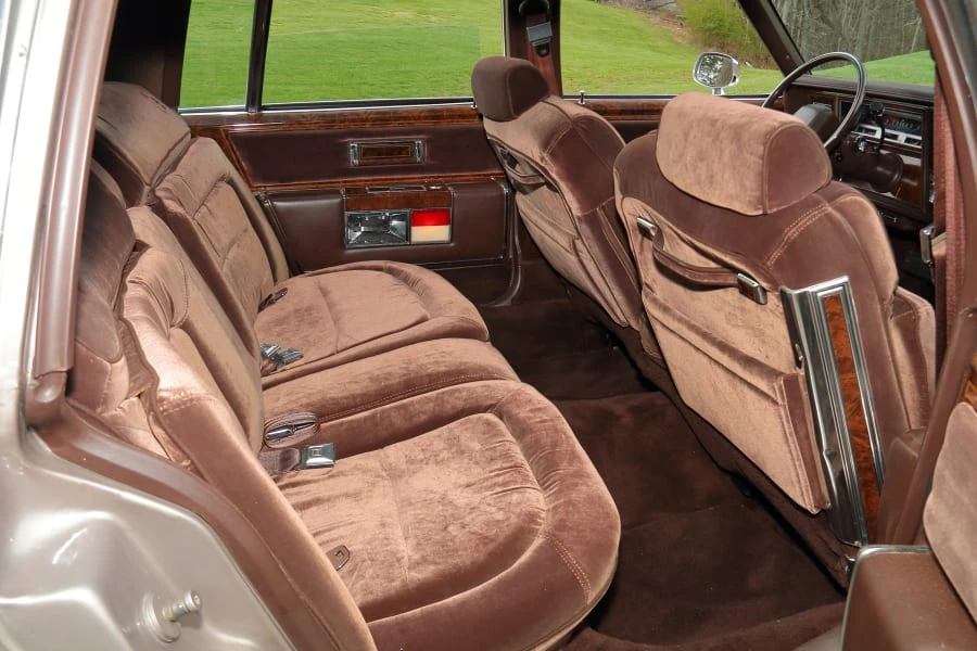 1983 Oldsmobile 98 - Image 22 of 26
