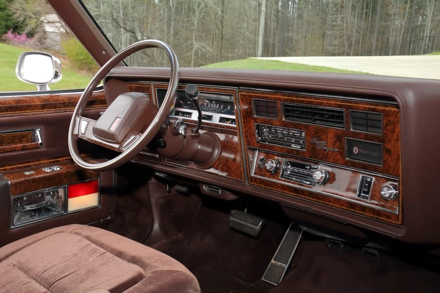 1983 Oldsmobile 98 - Image 14 of 26