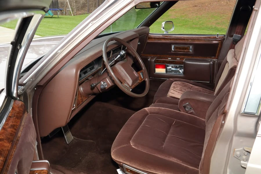 1983 Oldsmobile 98 - Image 16 of 26