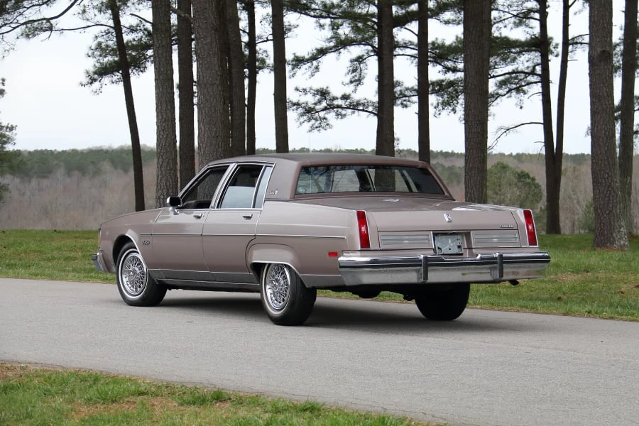 1983 Oldsmobile 98 - Image 9 of 26